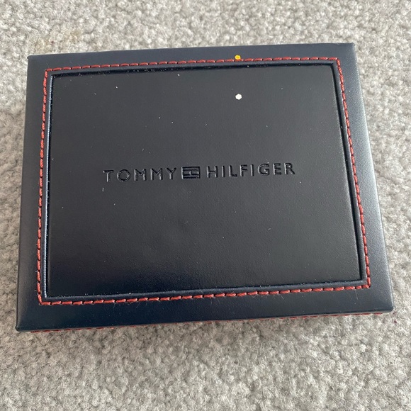 Tommy Hilfiger mens wallet - Picture 3 of 3
